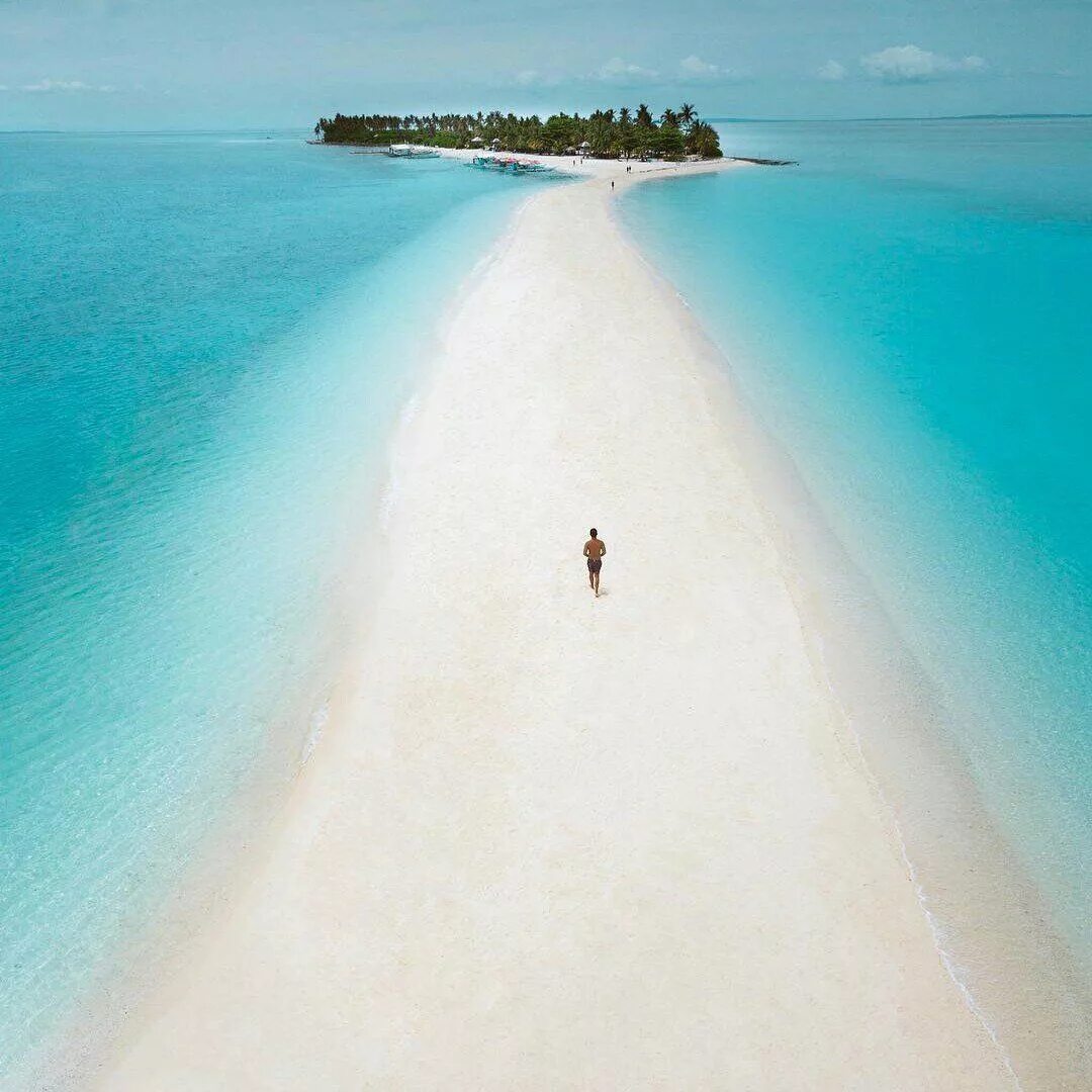 Песчаная коса Мальдивы. Белая полоса в жизни. Океан и белый песок. Пляж с белым песком.