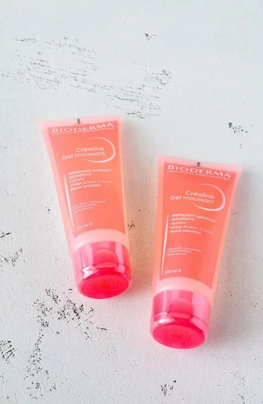 Гель биодерма розовая. Bioderma Sensibio умывалка. Bioderma Crealine Gel. Pink Bioderma Gel. Биодерма умывалка розовая.