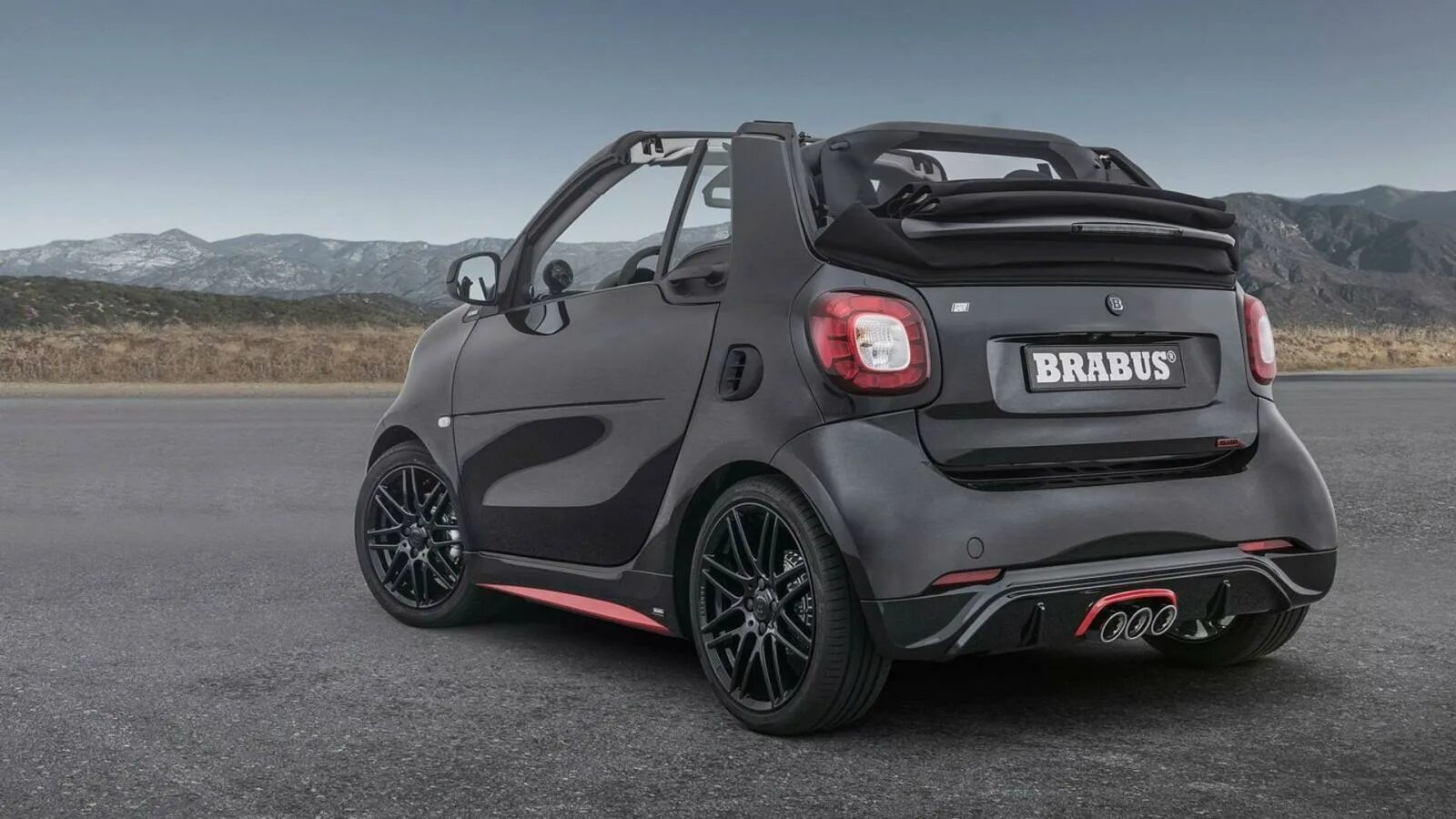 Smart s отзывы. Смарт Брабус 2018. Смарт 453 Брабус. Smart Fortwo Brabus. Smart Fortwo Брабус.