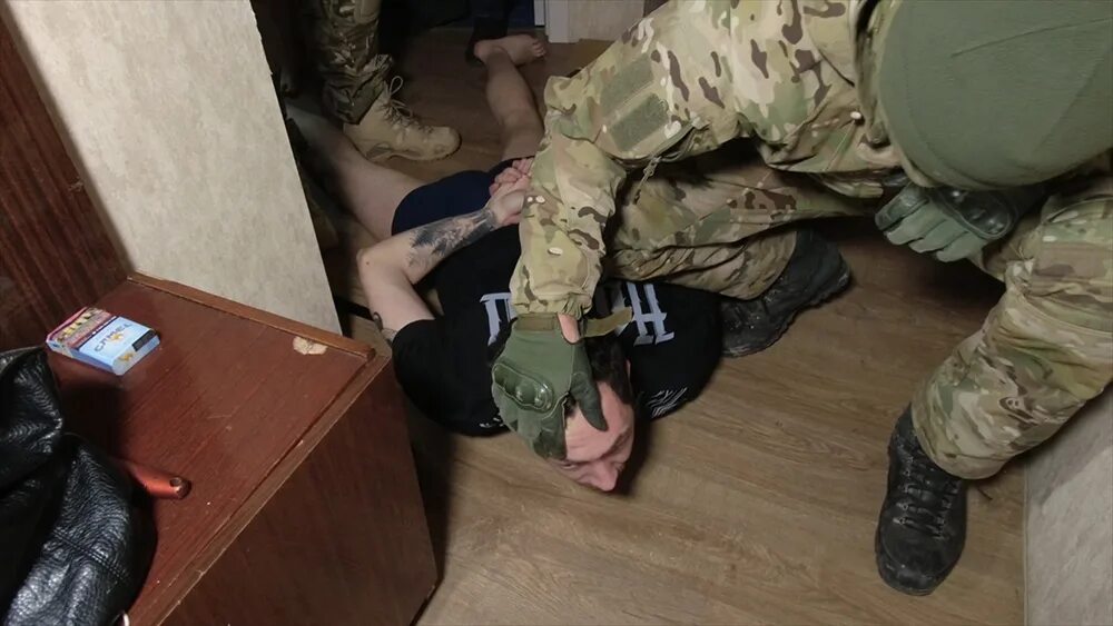 Террористу выдавили глаз при задержании. В Крыму задержали террористов.