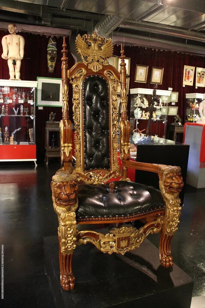 трон екатерины 2. трон екатерины 2 для утех. трон екатерины 2. трон екатерины 2. тайная комната екатерины 2 для утех.