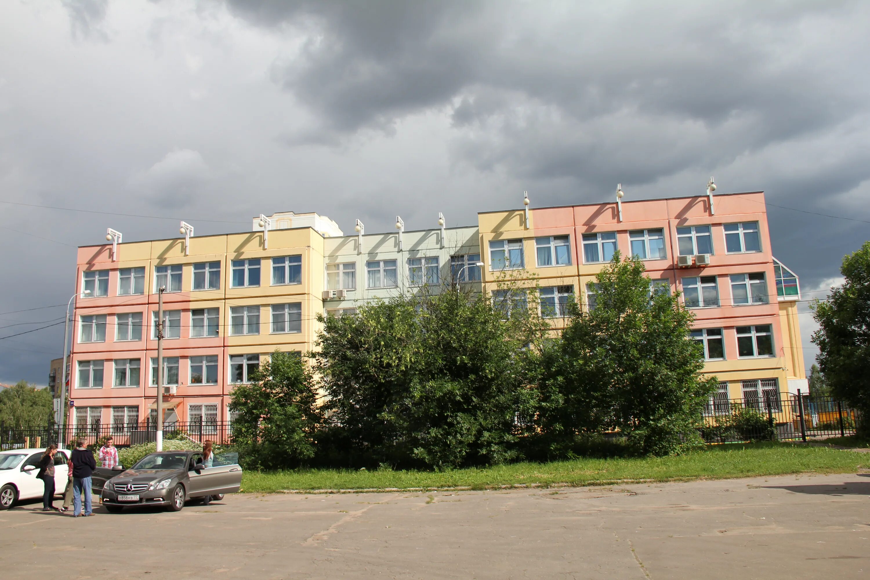 Школа 8 химки. Школа 19 химки. Школа 19 химки планерная. Школа 19 химки планерная. Школа номер 19 мкр планерная.