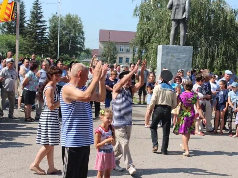 Погода усть калманка алтайский край на 14. Усть-Калманка Алтайский край. Население Усть Калманке Алтайский край. Село Калманка Калманского района Алтайского края. Сайт Ленинца Усть Калманка.