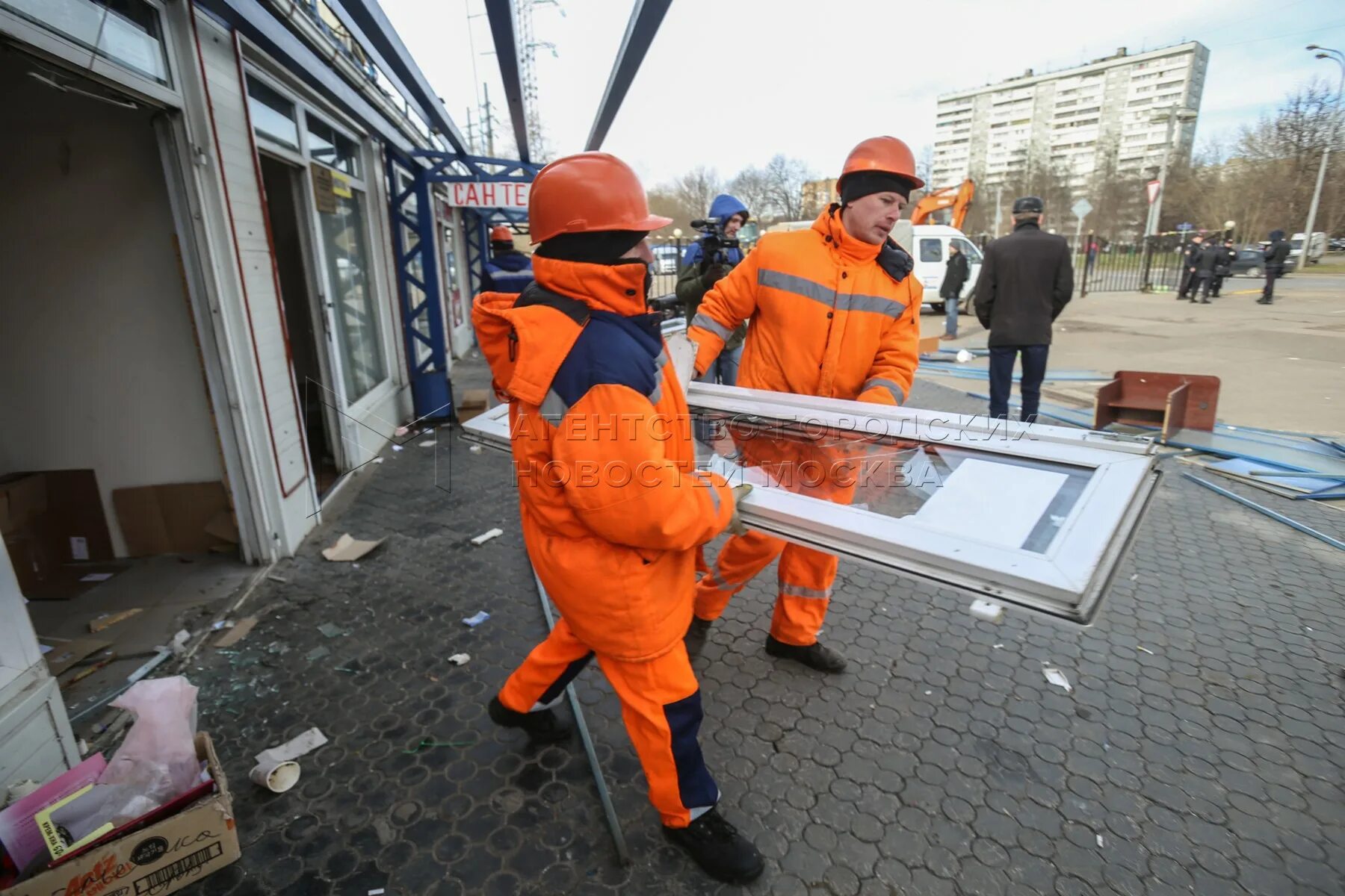 Сильные новости в москве. Собянин это самострой сносите. Москва в опасности. Новости Москвы.