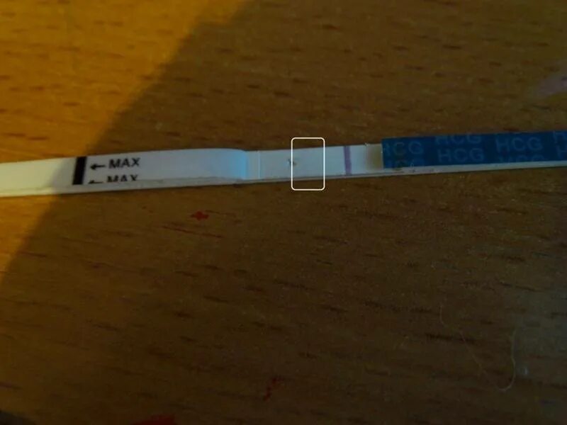 Болит живот задержка 10 дней. Задержка 4 дня тест отрицательный белые выделения. 2 дня задержки месячных тест. задержка месячных 2 дня. мазня и задержка месячных.