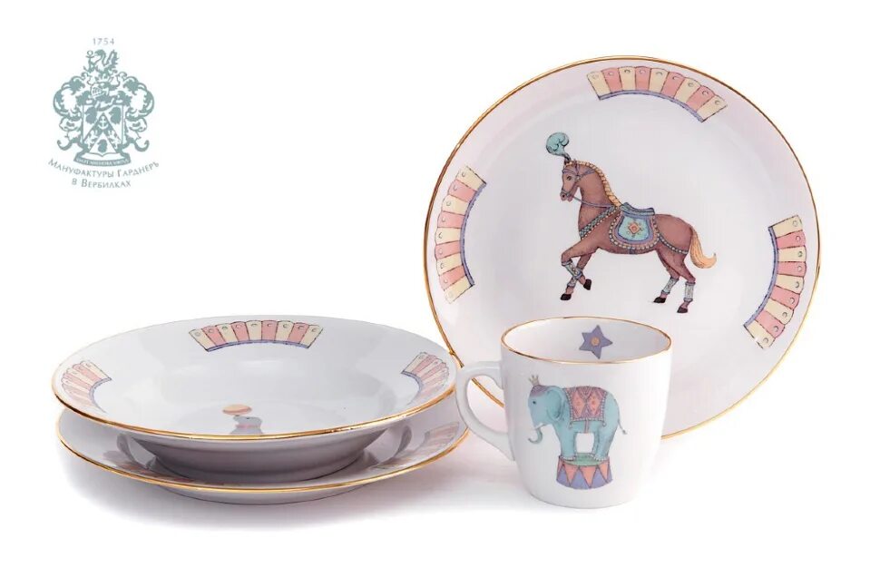 Болеславская керамика польша мануфактура. Мануфактура посуда. Посуда от мануфактуры с розами. Тарелки польская мануфактура. Чайный сервиз гарднер вербилки.