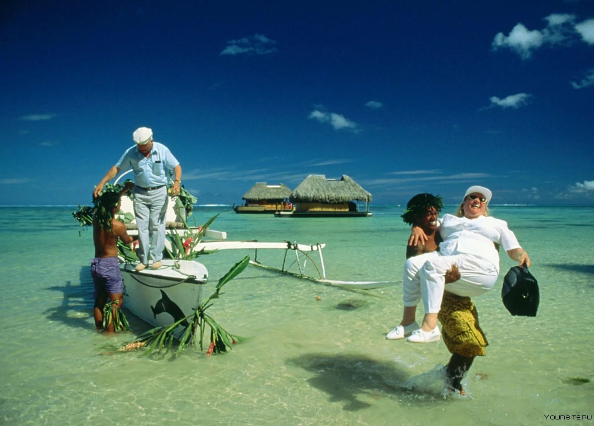 Веселый туризм. Смешное про туризм. Недовольный турист. Туристы на верблюдах. Смешные туристы.