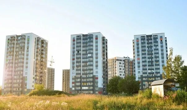Земля под многоэтажное строительство. Земли под строительство многоквартирного дома. Земельный участок под многоквартирным домом. Новгород многоэтажки. Многоквартирный дом.