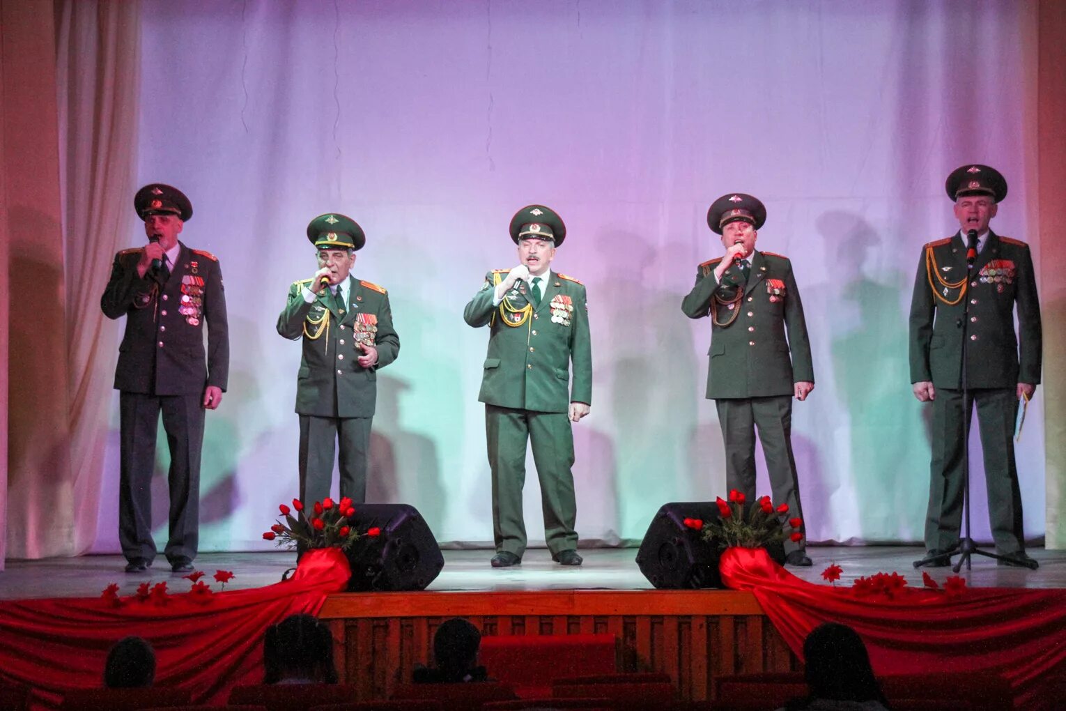 нужны офицеры запаса. офицерский коллектив. сержант это офицер. офицер запаса. построение офицеров.