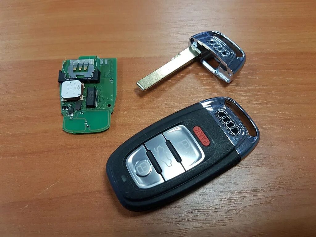Ключи а6 с5. Ключ Audi a8 Keyless. Audi a6 c6 ключ плата. Ключ Ауди а6 g5. Ауди а6 с 5 плата ключа.