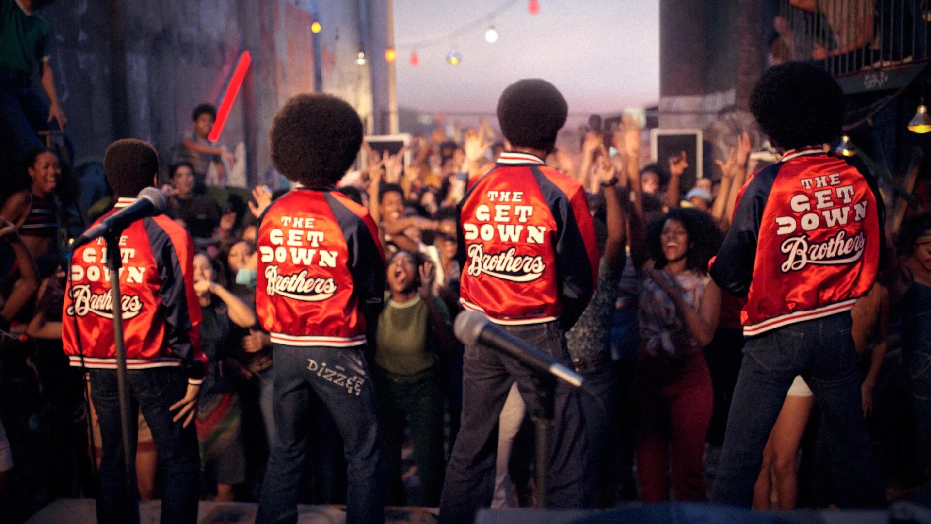 Get down well. Отжиг сериал. get down. get down netflix. get get down.