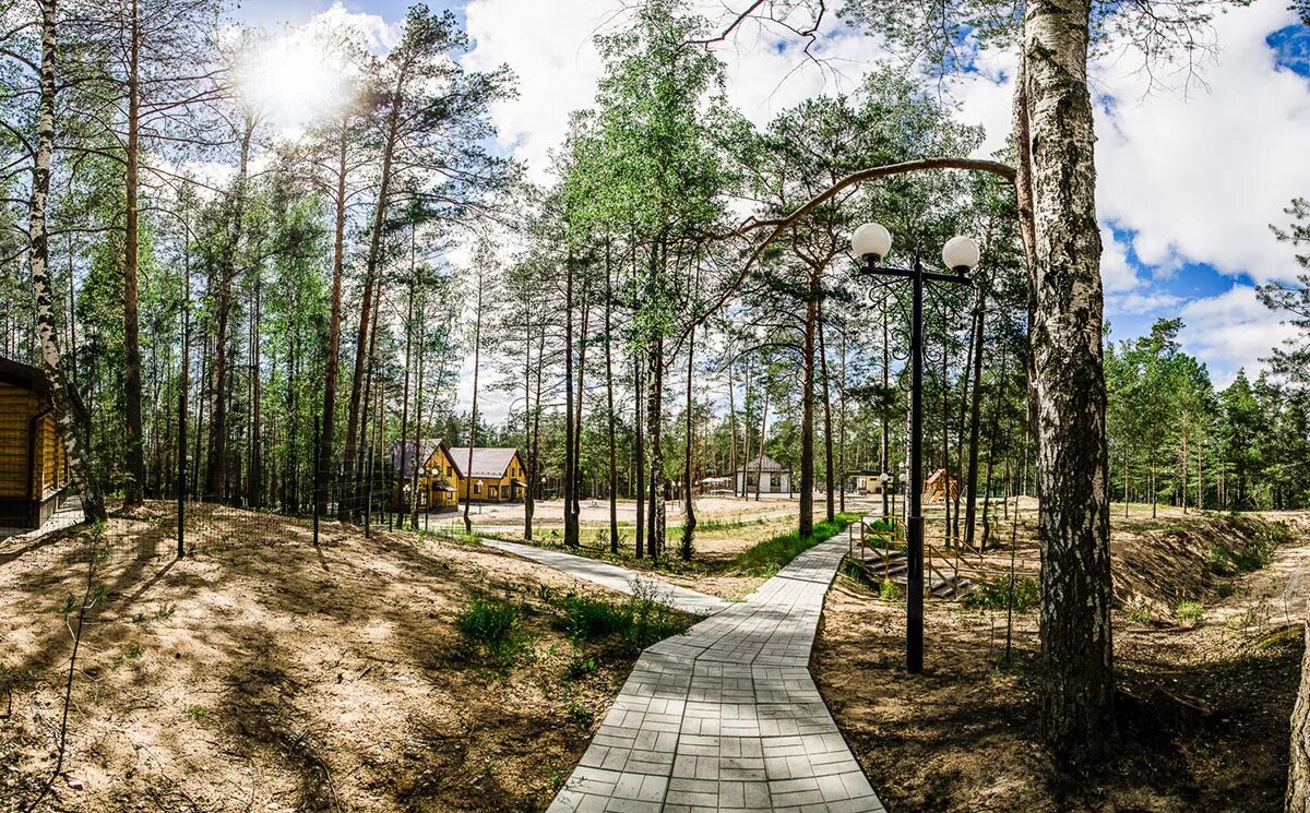 Парк отель сосновский. Заволжье чебоксары отдых. База отдыха лента чебоксары заволжье. Парк-отель лента заволжье чебоксары. Волжская деревня.