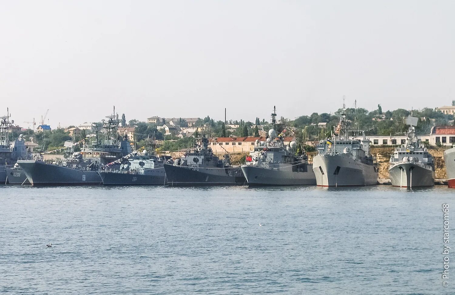 Причал речной вокзал хабаровск. Причал вмф в севастополе. 17 пристань астрахань. Севастополь пристань военных кораблей. 14 причал.