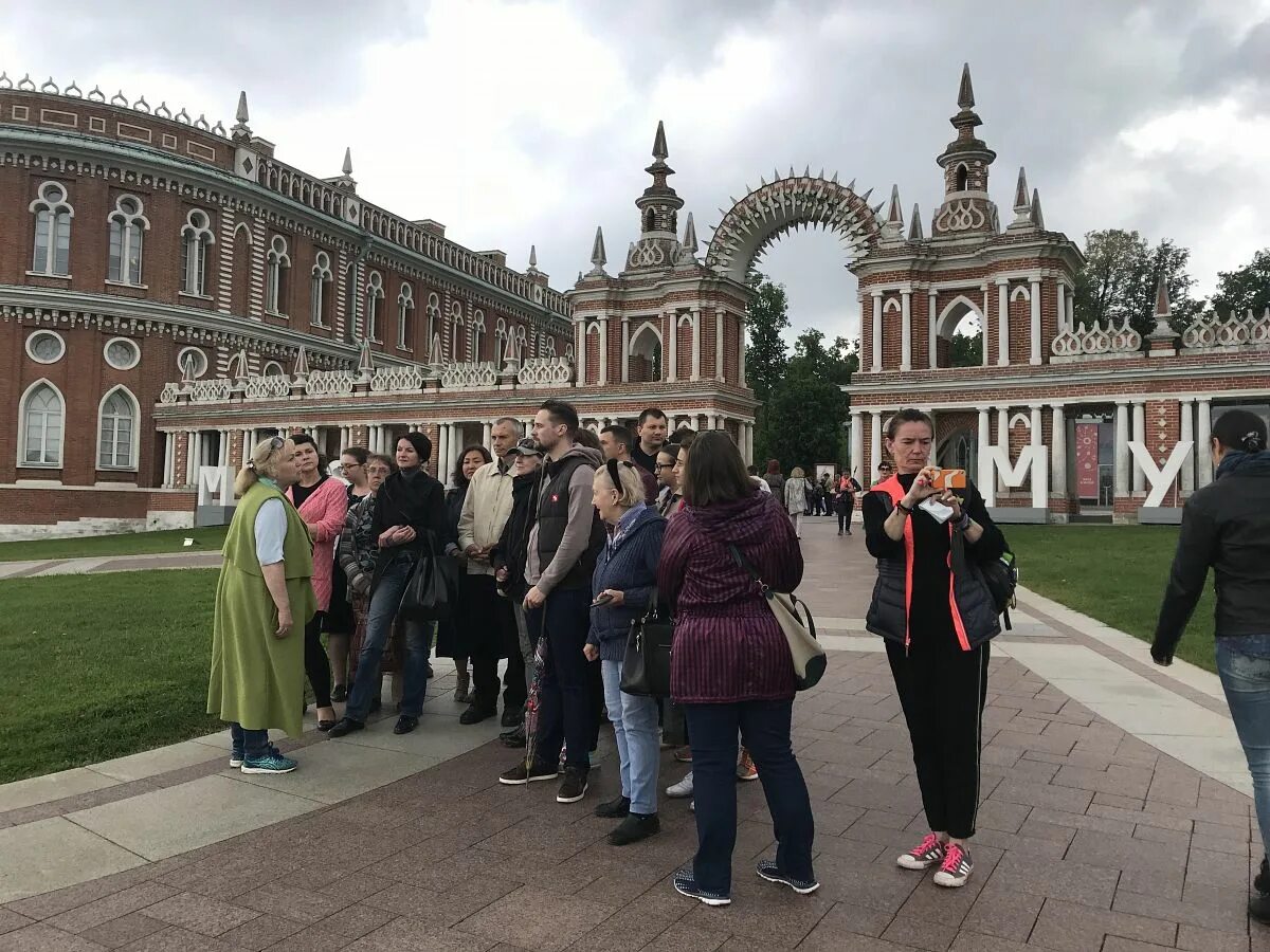 Узнай москву культурное наследие. Интересные экскурсии в Москве. Историческое наследие Москвы. Интересные поездки в Москву. Пешие экскурсии по Москве.