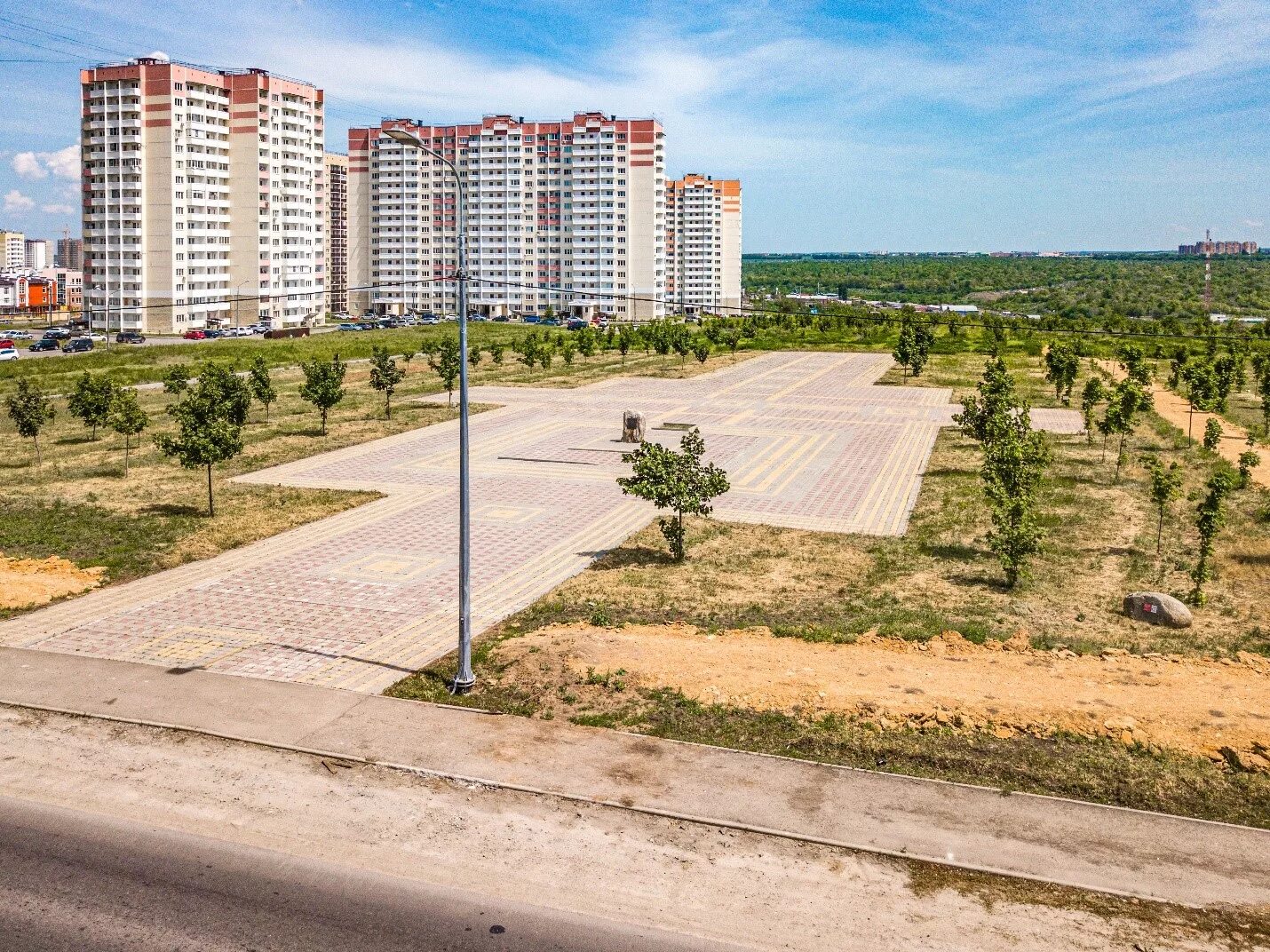 Сайт суворовский ростов. ЖК Суворовский Ростов-на-Дону. Парк 70 летия Победы в Ростове на Суворовском. ЖК Суворовский Ростов. Ростов парк ЖК Суворовский.