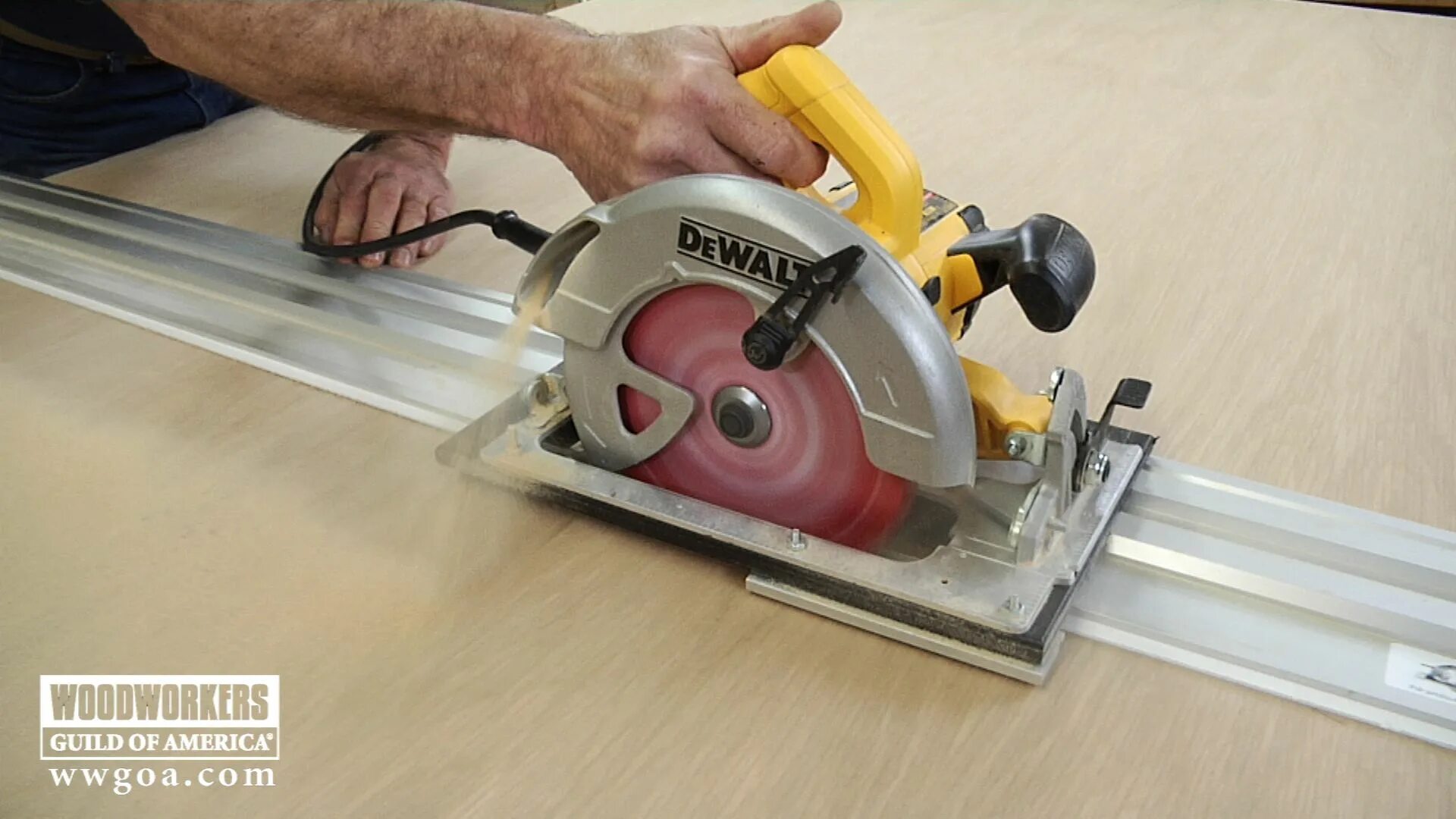 Циркулярная пила DEWALT dwe576k. How to use a circular saw. Circular saw 10inch Stone. Track saw