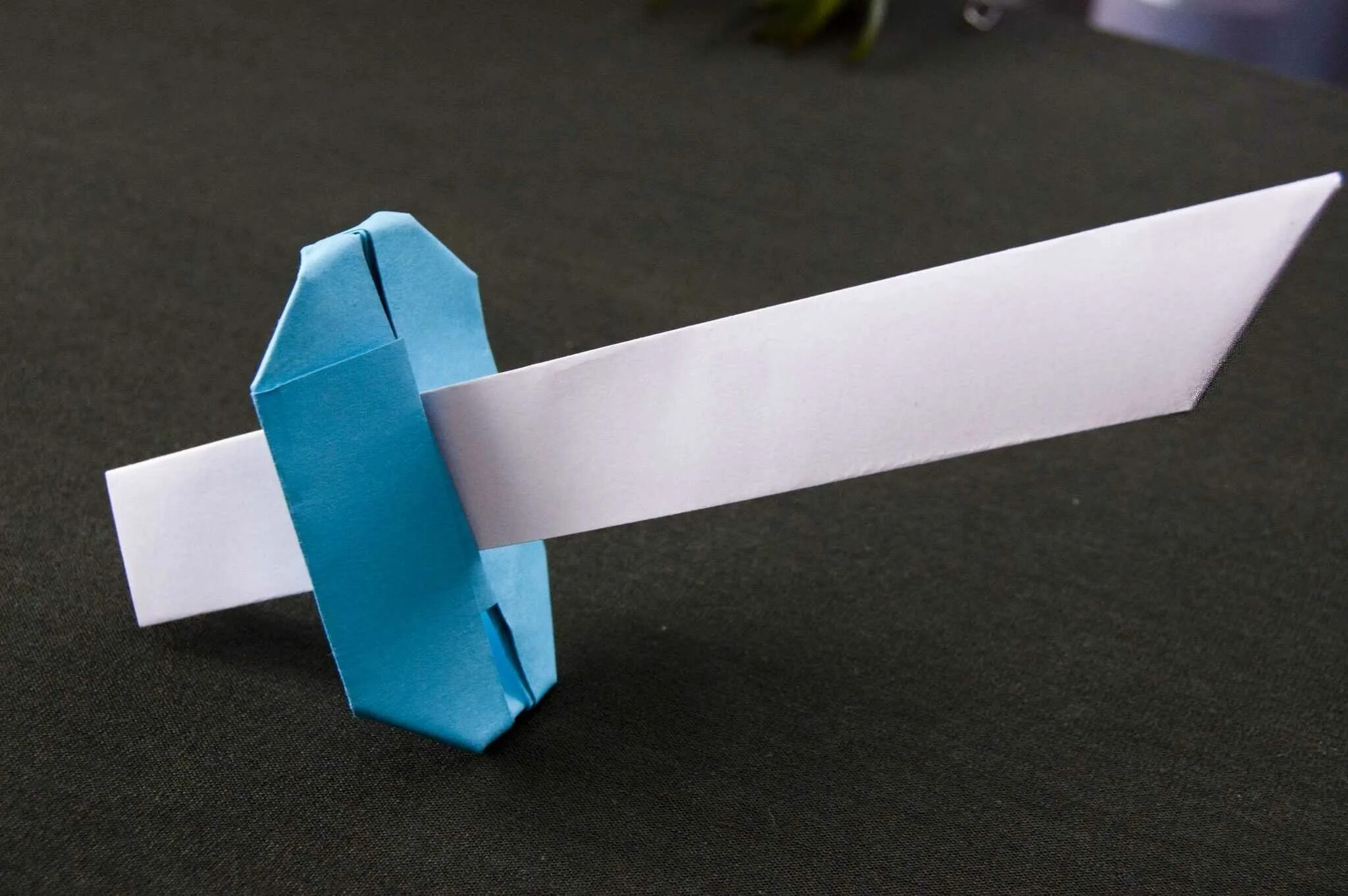 Оригами. Меч из бумаги. Объемный меч из бумаги. Поделки из бумаги меч. Включи как можно из бумаги