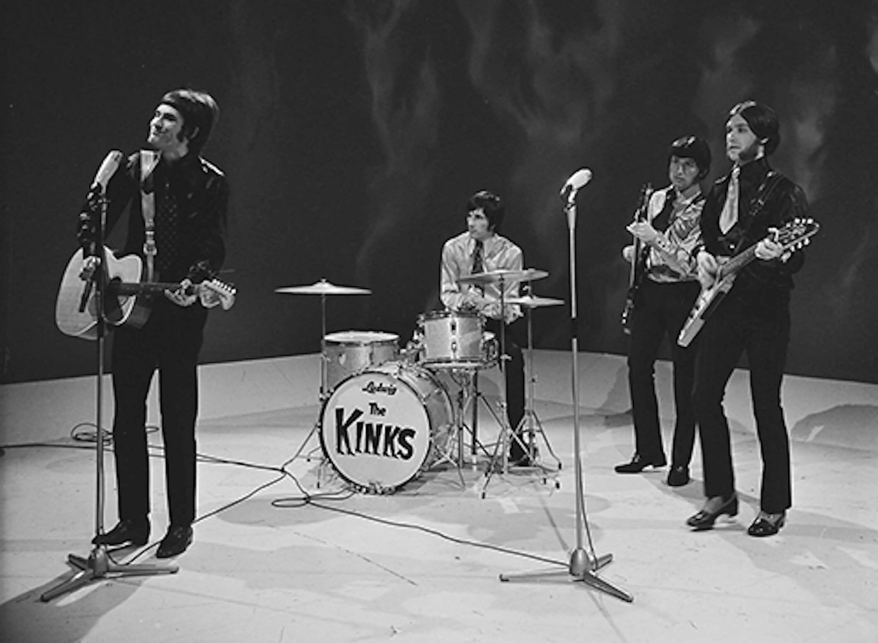 Песни 1960 х. Группа the kinks. The kinks - kinks (1964). Kinks 1965. Мик Эйвори.