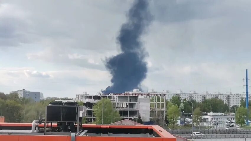 Что горит в москве сейчас 25 мая. Пожар в москве очаково-матвеевское. пожар на западе москвы. пожар в очаково. пожар в очаково матвеевское сейчас.