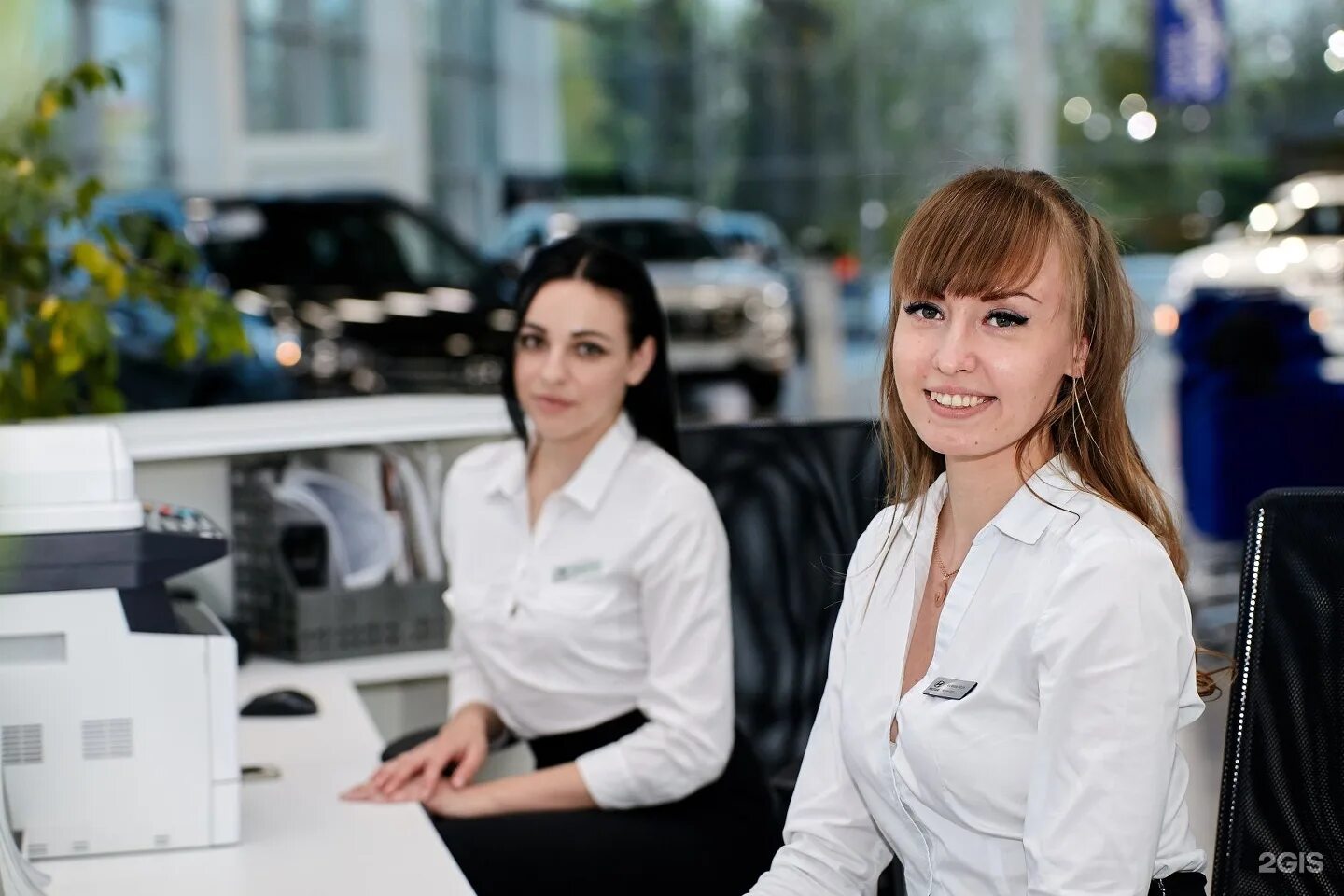 Ищу работу сутки через трое. Руководитель сервисного отдела. Сотрудники яуза моторс в митино. Приемщик вакансия. Мастер приемщик слесарного цеха.