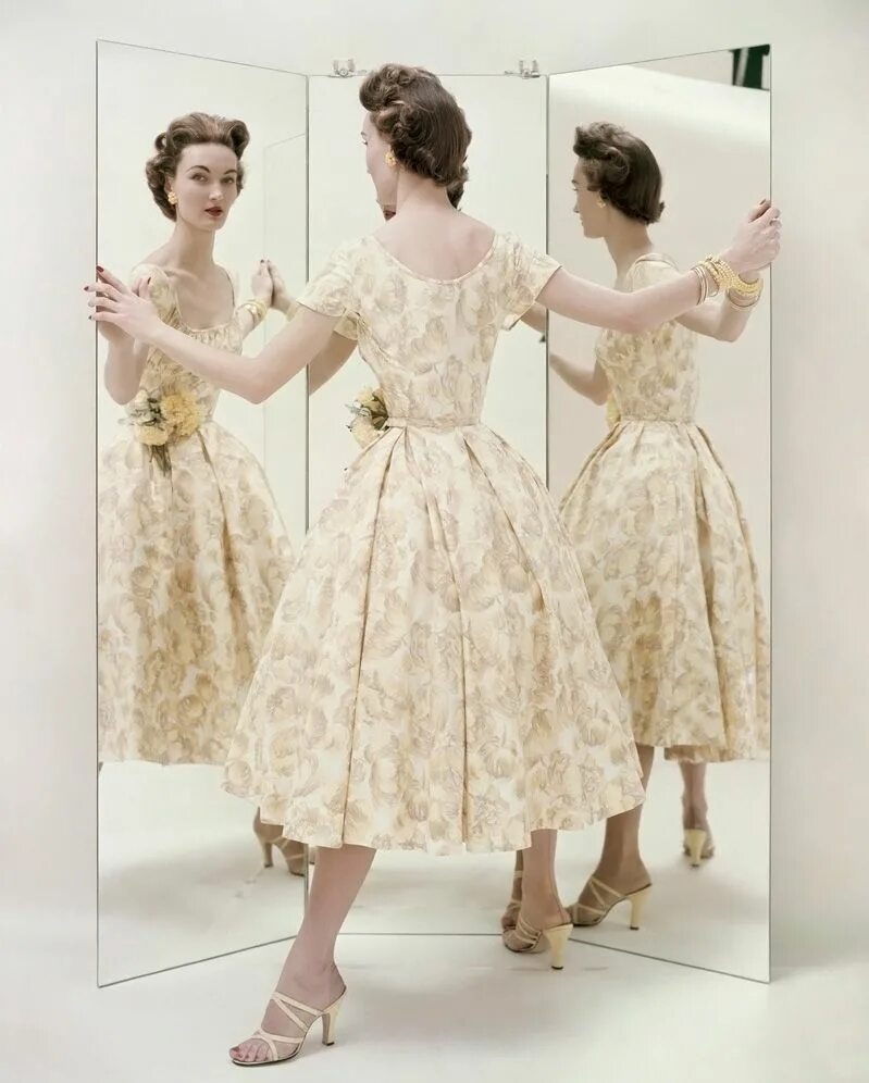Платье 40 годов для девочки. Платья 1941-1945-х годов. Платье 40-х годов. Летние платья 40-х годов. Платья 40 годов.