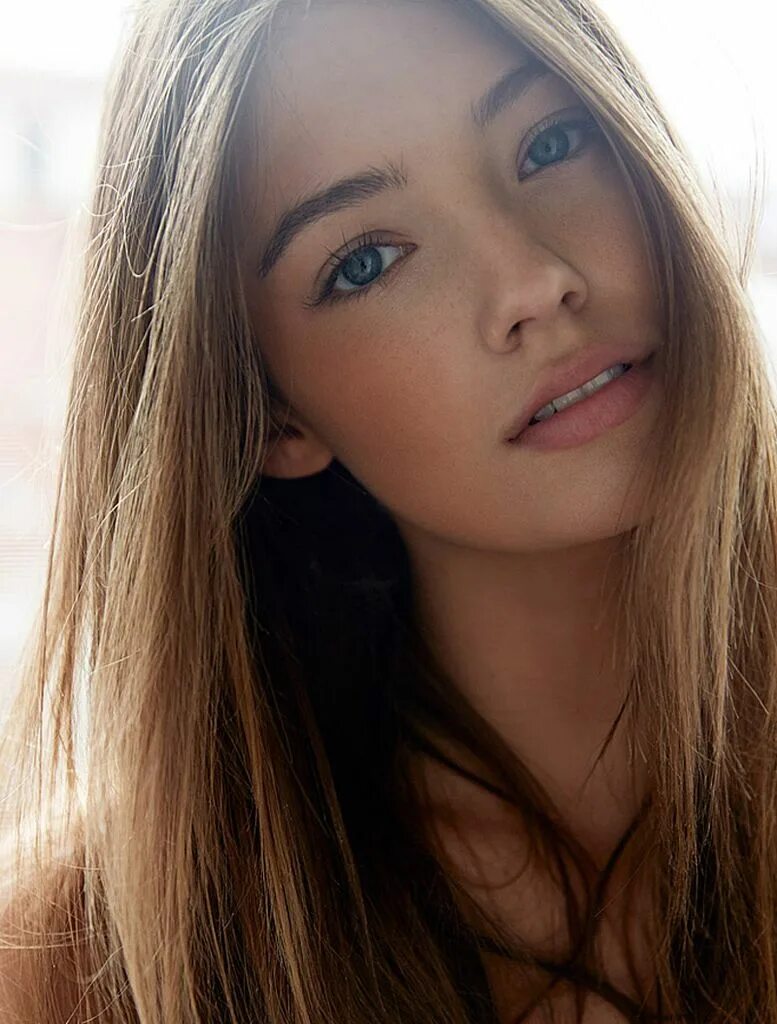 Simone borg модель. Billlie sheon. Pretty girl 2021. Девушка в платье. Клара рагаард.