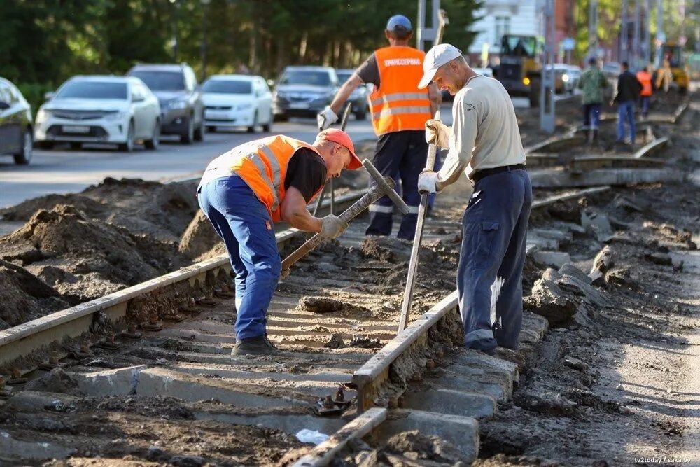 Трамваи ремонт путей. Реконструкция трамвайных путей. Трамваи ремонт путей. Реконструкция трамвайных путей. Винница открытие трамвайных путей.