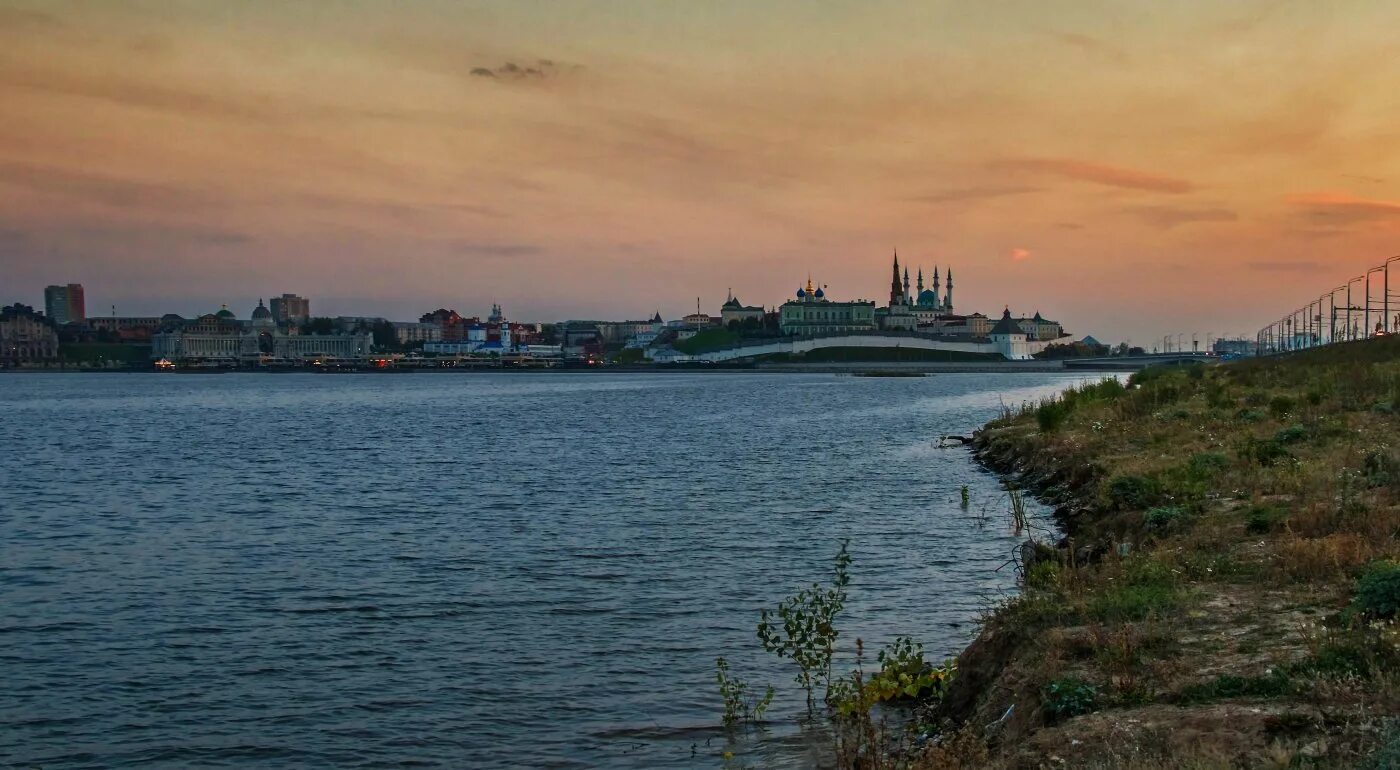 Большие реки казани. Река волга в казани. Река казанка в казани. Река волга в казани. Большие реки казани.