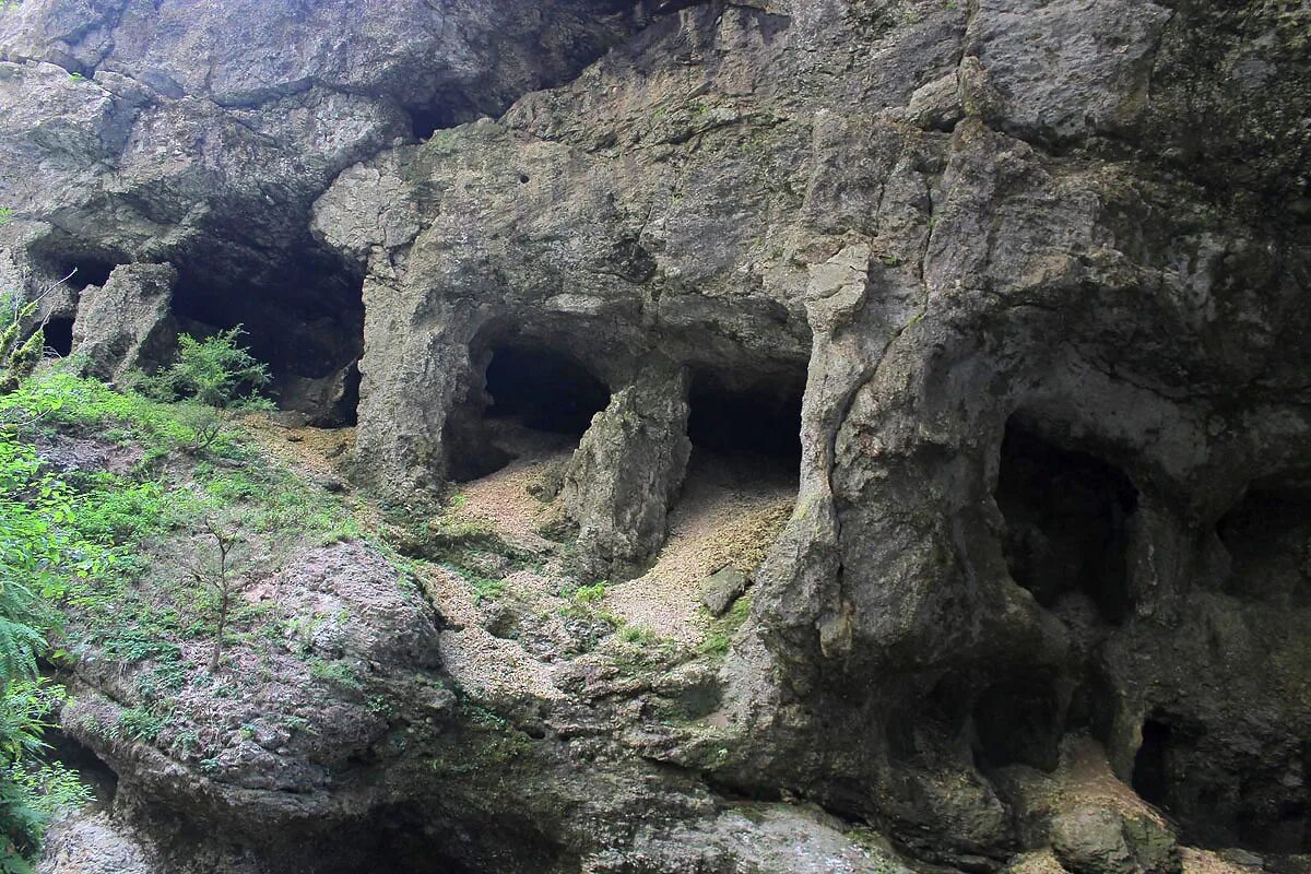 мурадымовское ущелье пещера грот.