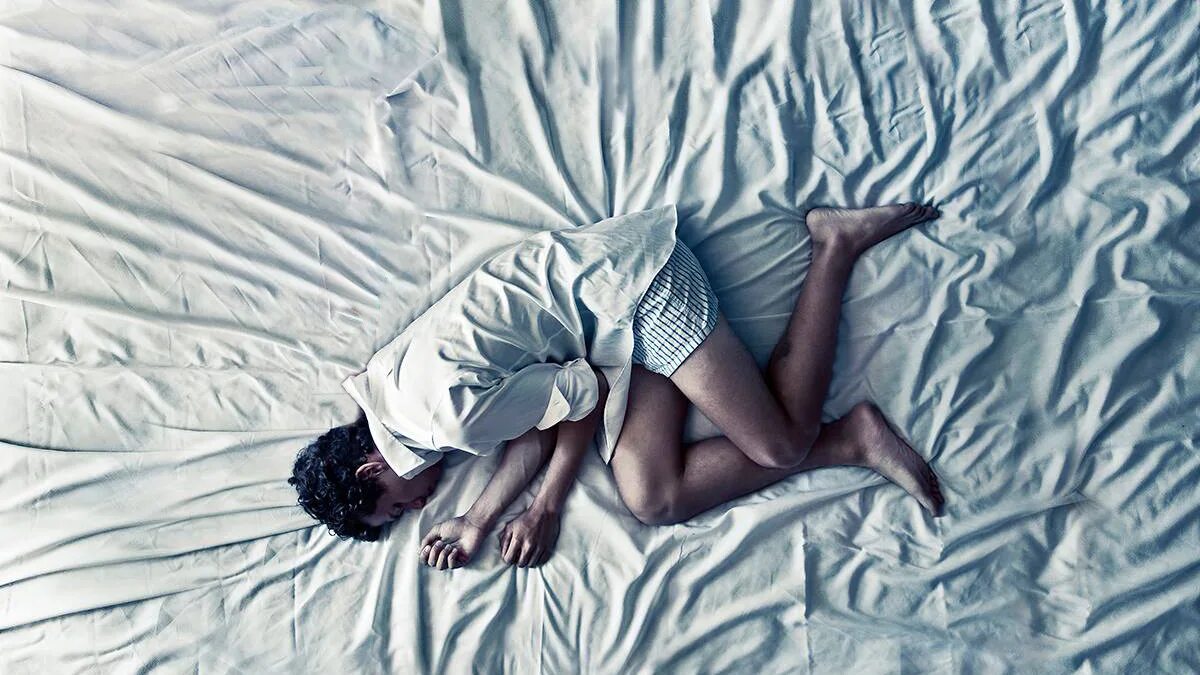 Стлесс. Ведро воды выливают. Выплескивать наружу. Выплескивать наружу. Негативные мысли.