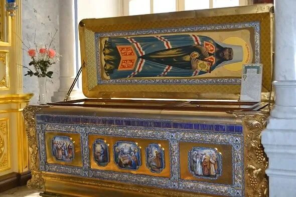 мощи святителя димитрия ростовского. владимирский успенский собор мощи святого георгия. храм димитрия ростовского спасо яковл. мощи святителя димитрия ростовского. служба святителя димитрия ростовского в спасо -яковлевском монастыре.