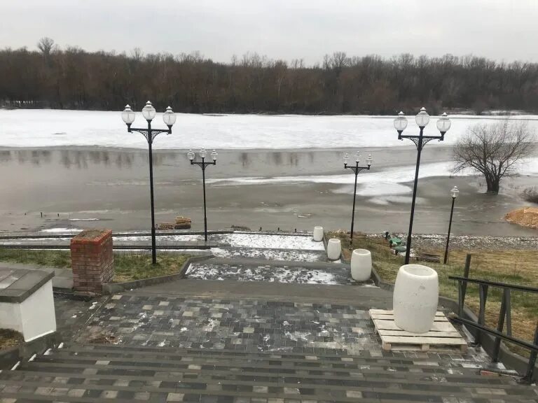 Паводок. Уровень воды в Дону зима. Светлое озеро подъем воды Павловский Посад с. Дон сегодня река уровень воды. Уровень воды в дону в павловске