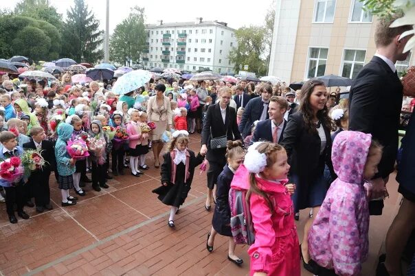 Гимназия номер 4 город Кстово. 4 Школа Кстово гимназия. Гимназия 4 Одинцово. Школа 8 Кстово. Гимназия 4 каникулы