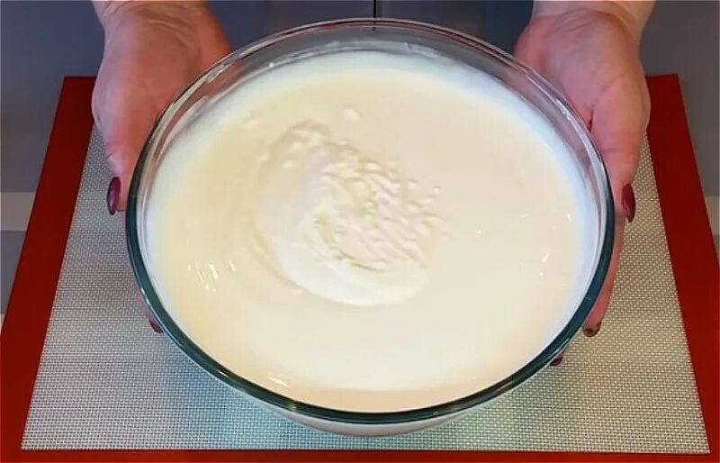 Домашний сыр из молока и кефира. Творожный сыр из ряженки. Рецепт сыра из сметаны кефира. Крем для торта из кефира и яиц. Кефир адыгейский.