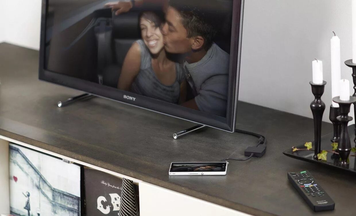Как воспроизвести телефон через телевизор. Sony im750. DLNA LG Smart TV. DEXP 24 дюйма телевизор Smart TV. Телевизор через смартфон.