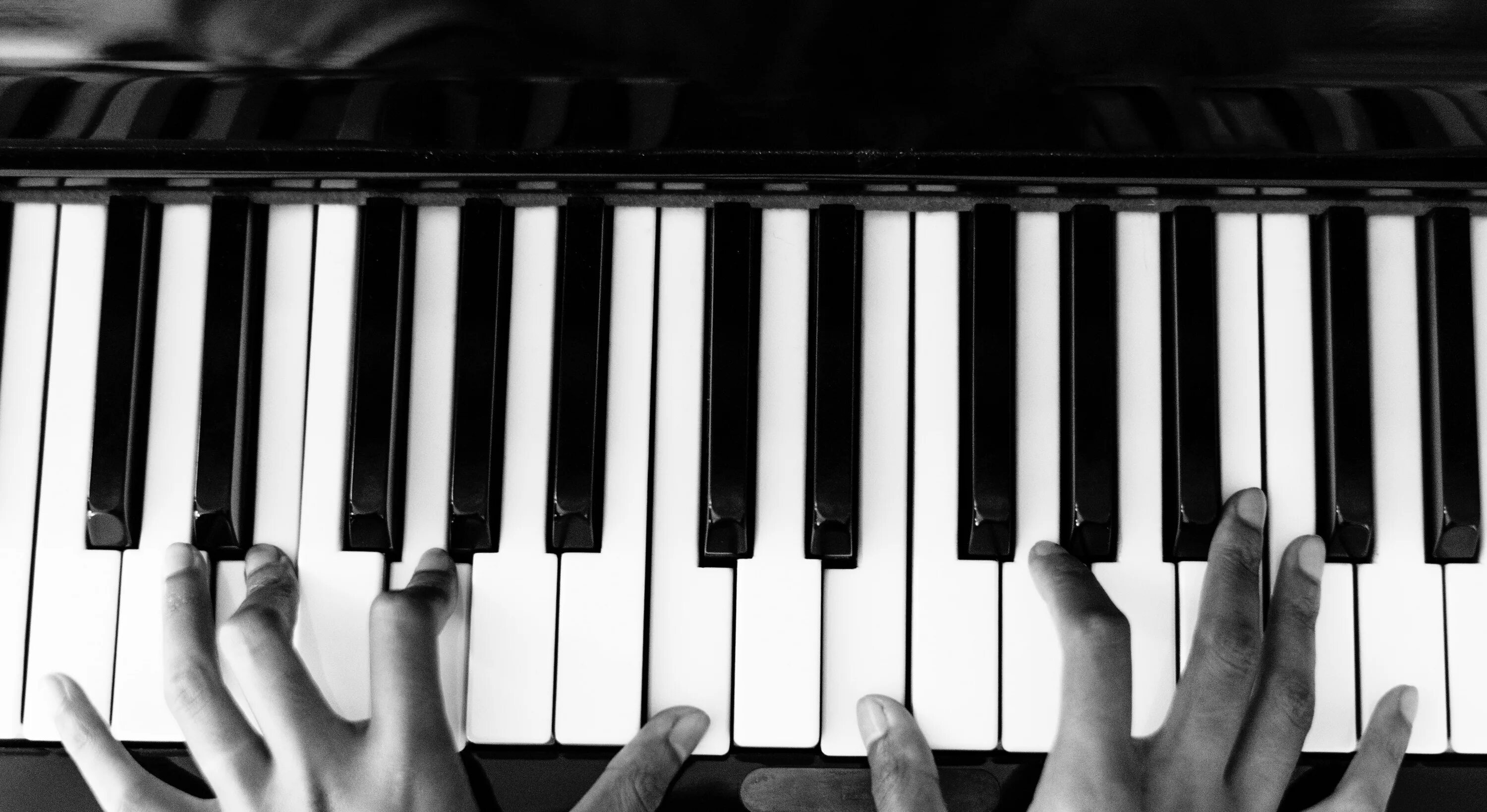 Клавиши белого рояля. Клавиши пианино. Красивая клавиатура пианино. Клавиатура рояля. Клавиши рояля.