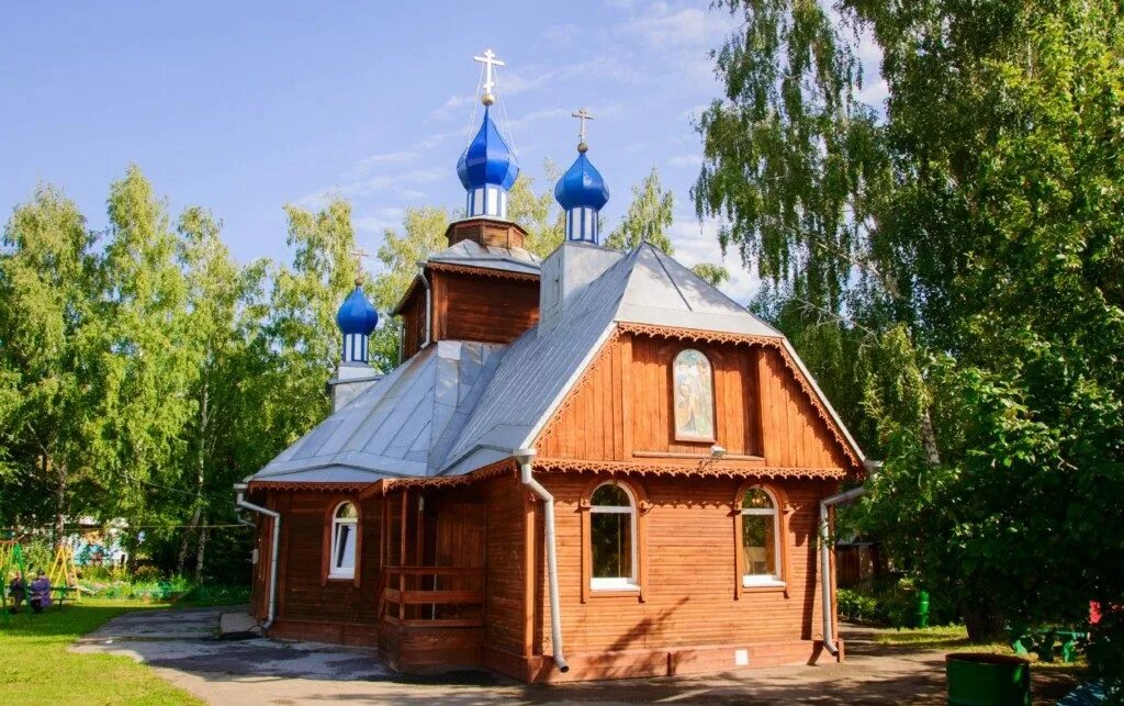 Апостолов Петра храм Барнаул. Церковь поселок Южный Барнаул. Алтайский край поселок южный