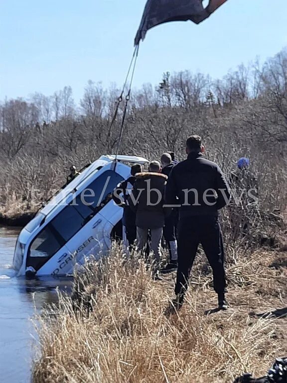 Джип утонул. Утопили Урал. Утонул джип Спирино. Утонули свободный