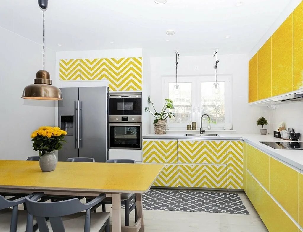 Почему серо желтая. Серо желтый интерьер кухни икеа. Кухня икеа серо желтая. Кухня в желтом цвете. Кухня в желто белом цвете.