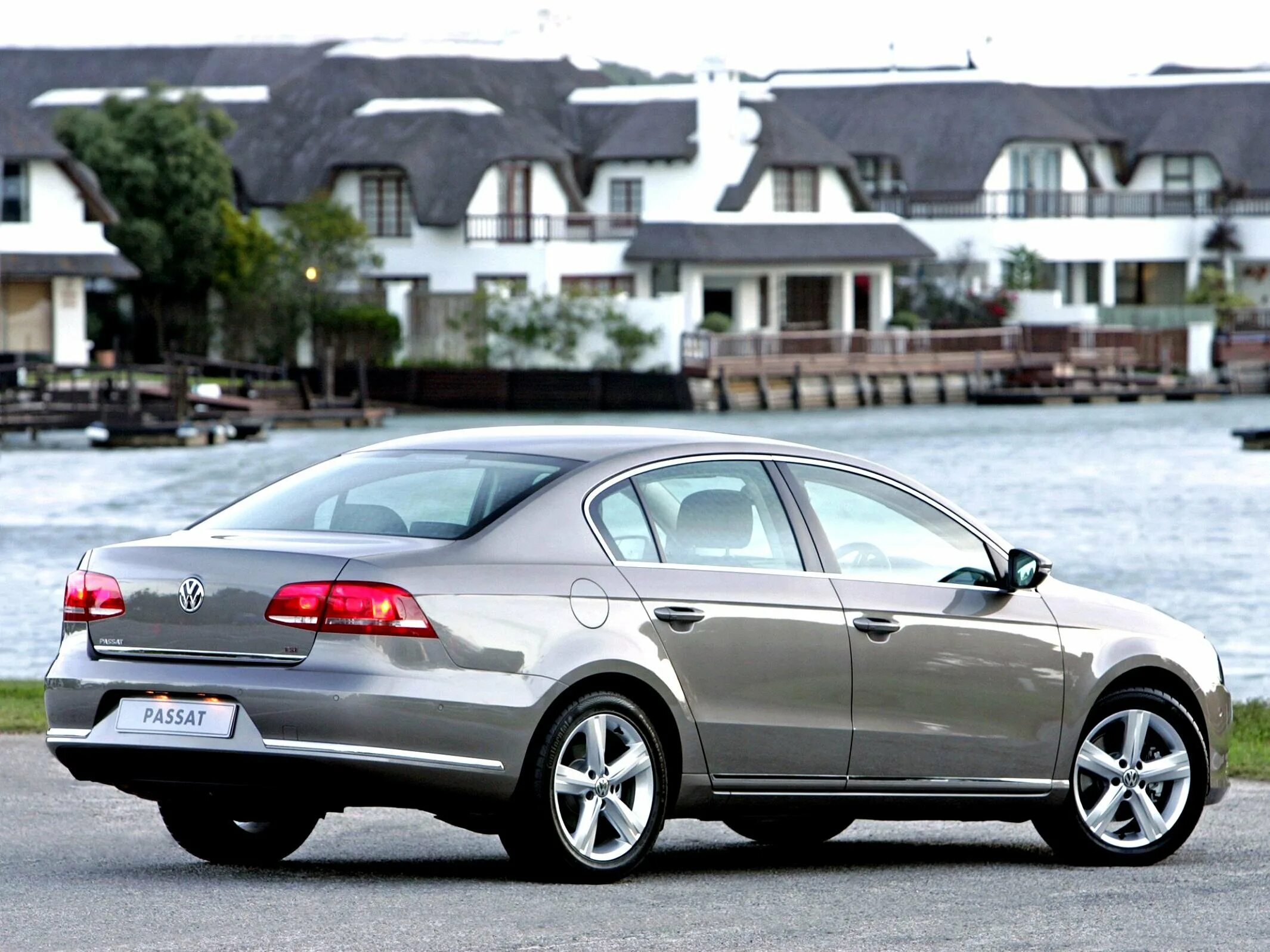 Vw passat b7 белый. Бт-7 обр 1937. Т-26 и бт-7. Фольксваген пассат б7 седан. Т-26 и бт-7.