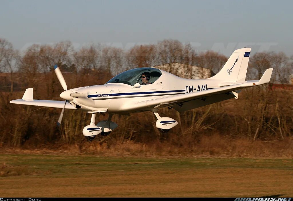 Полет 4 местный самолет. Aerospool WT-9 Dynamic. Dynamic wt9. Aerospool WT-9 Dynamic LSA. Самолет Dynamic.
