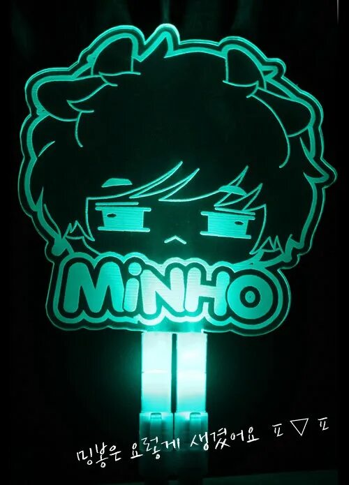 Minho with Lightstick. Please mention