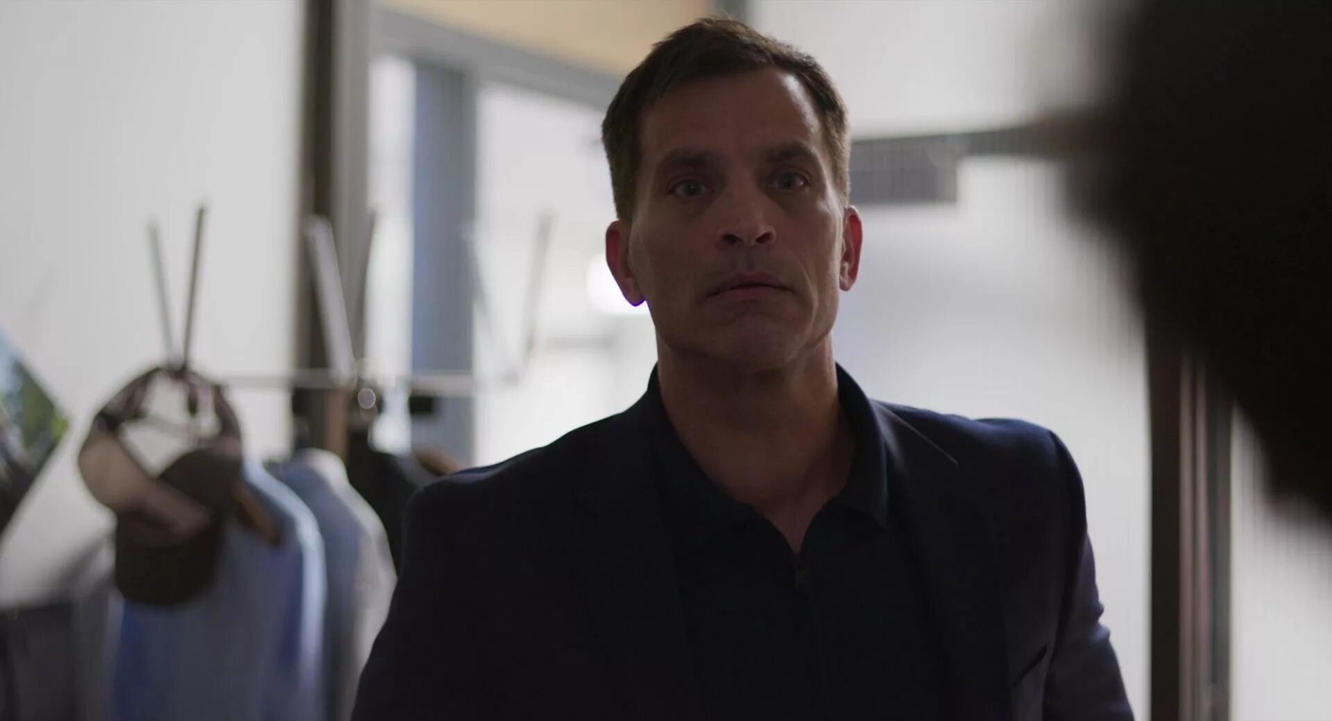 Ночной портье 2020 отзыв. Ночной клерк фильм 2020. Ана де армас ночной портье. Ночной портье 2020. Тай шеридан 2020.