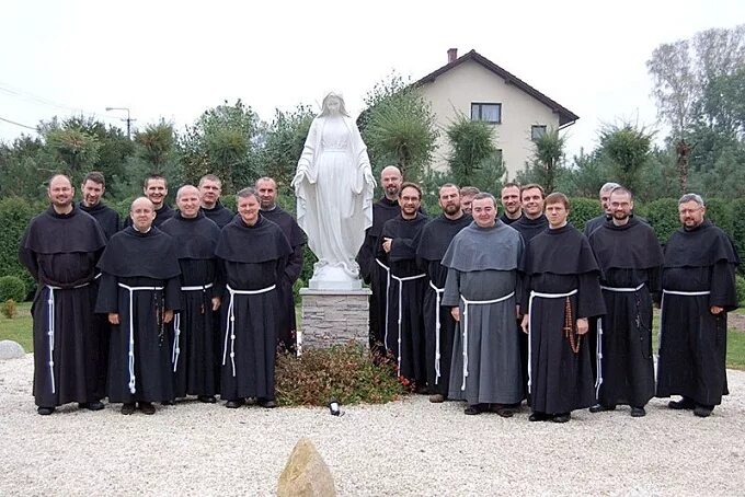 францисканцы какой орден. монахи францисканцы средневековья. францисканцы какой орден. монашеские ордена доминиканцев и францисканцев. орден францисканцев и доминиканцев.