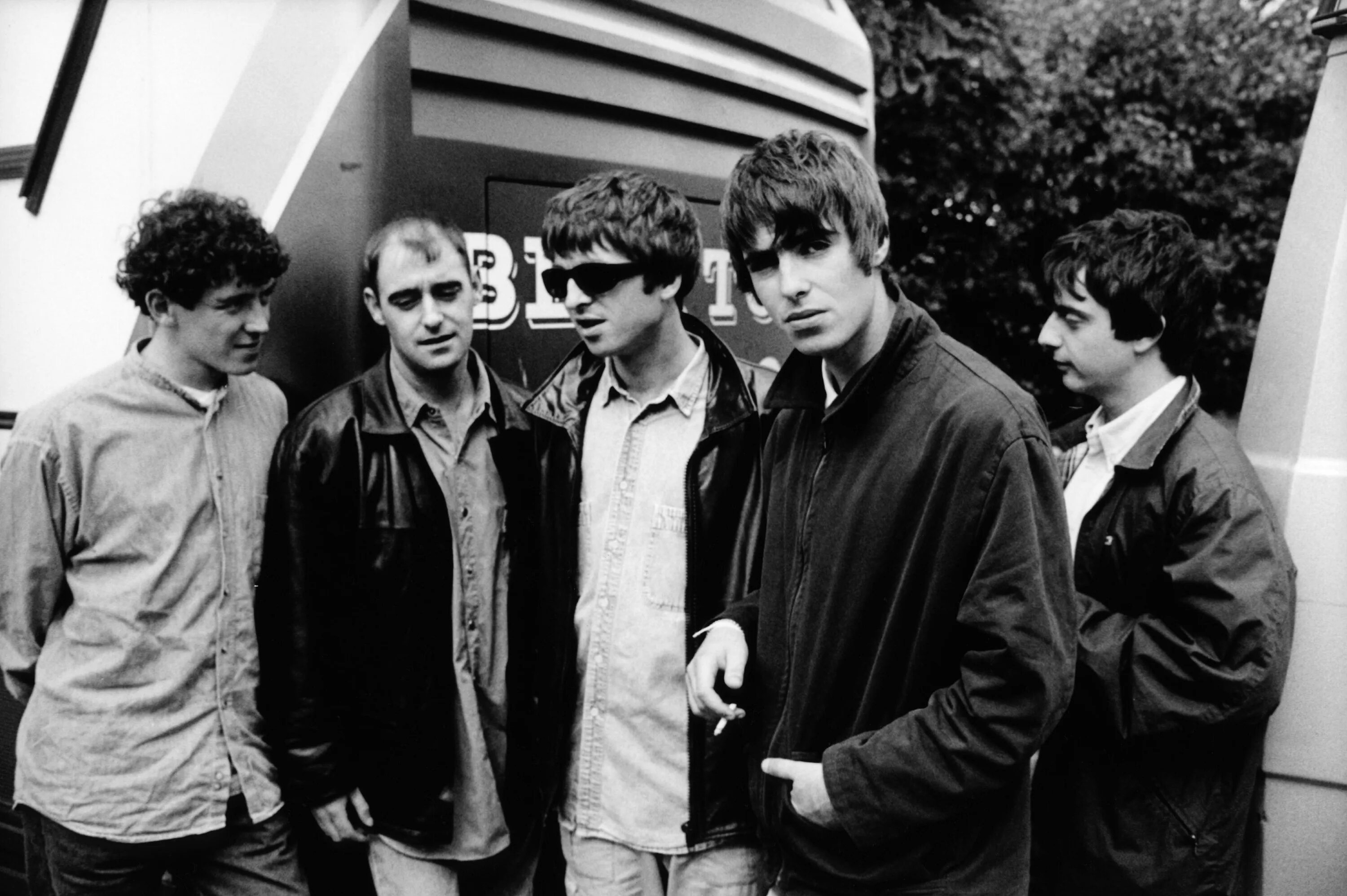 Oasis 2005. Liam gallagher oasis. Oasis группа фото. Oasis британская рок-группа. Солист группы оазис.