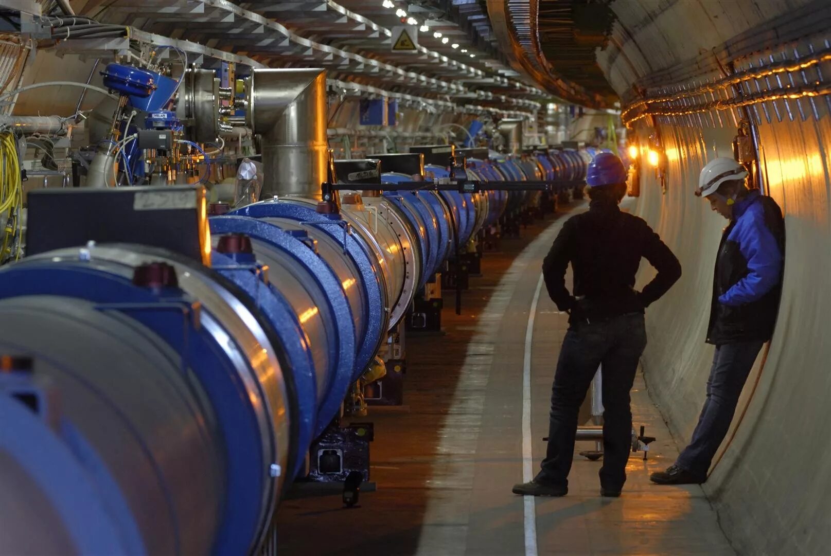 Большой адронный коллайдер ЦЕРН. Большой адронный коллайдер в CERN. Бак большой адронный коллайдер. Большой адронный коллайдер фото. Андроидный коллайдер это