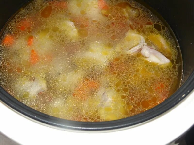 Как сварить суп в мультиварке. Суп с куриными желудками. суп из куриных желудков. куриный суп в мультиварке. суп в мультиварке из курицы.