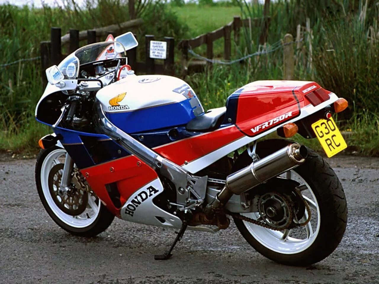 Vfr750r. Honda VFR 400. Honda 750r. Honda rc30.