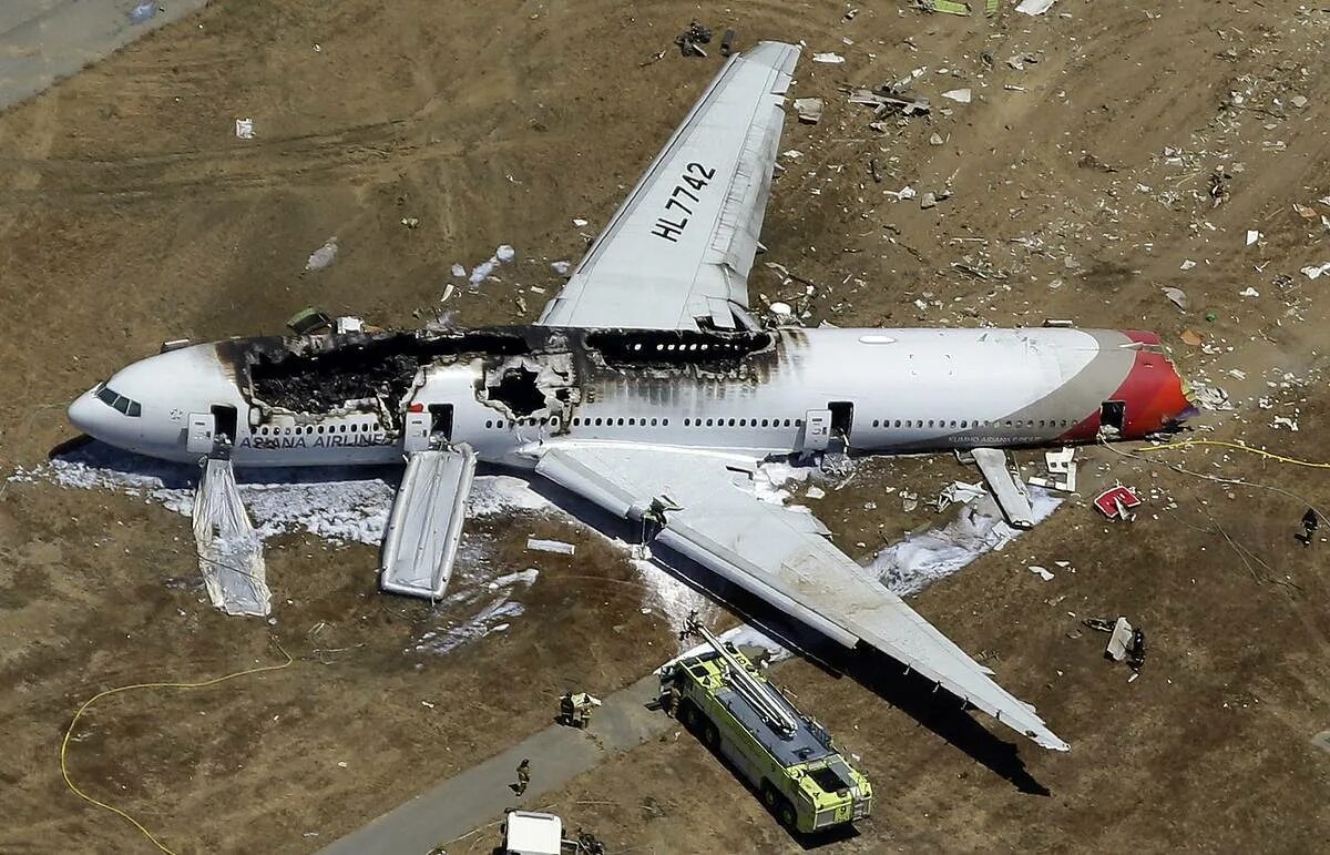 Боинг-777" авифкатастрофа. Катастрофа Боинг 777 в Сан-Франциско. Asiana Airlines Flight 214. Asiana Airlines самолет крушение.