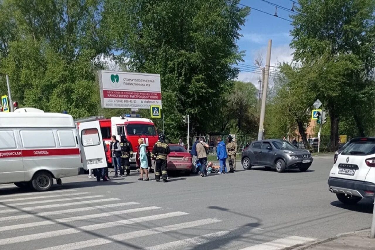 22 мая 14 дней. ДТП В Челябинске вчера на героев Танкограда. Серьезное ДТП В Челябинске.